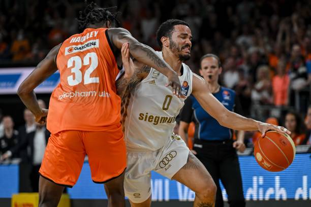 过中路反击 过中路反击