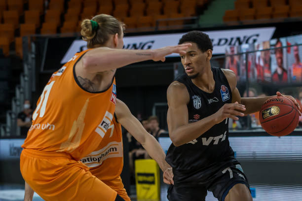 伊万科维奇 伊万科维奇