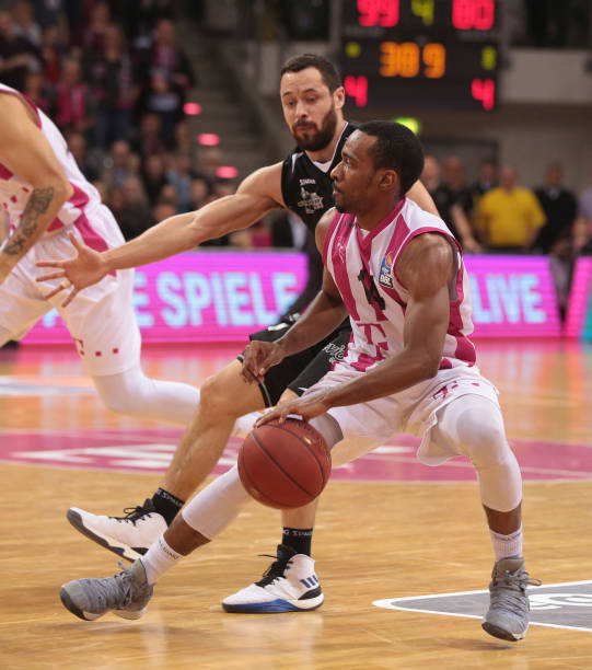 而浙江广厦 而浙江广厦